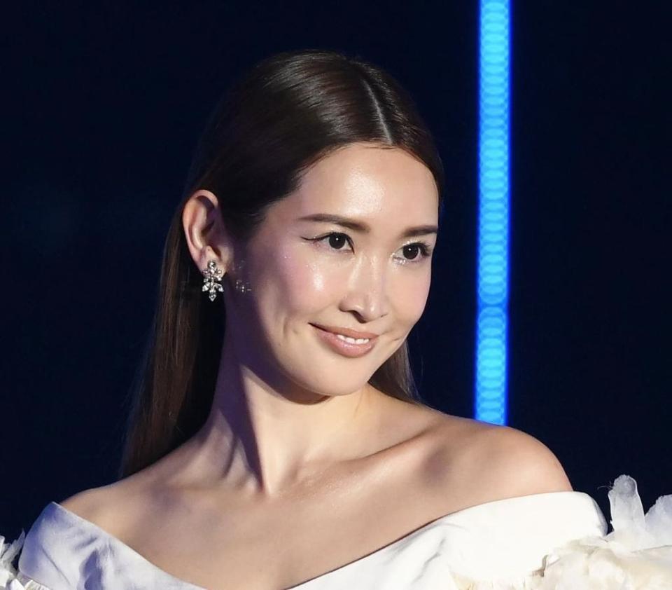 紗栄子 真鯛カツバーガーに感激 ボブで頬張る姿に 可愛い の声 芸能 デイリースポーツ Online