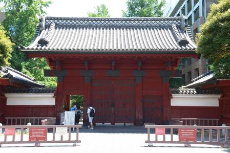 　東大・本郷キャンパスの赤門