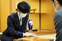 稲葉陽八段に藤井聡太二冠（提供：日本将棋連盟）