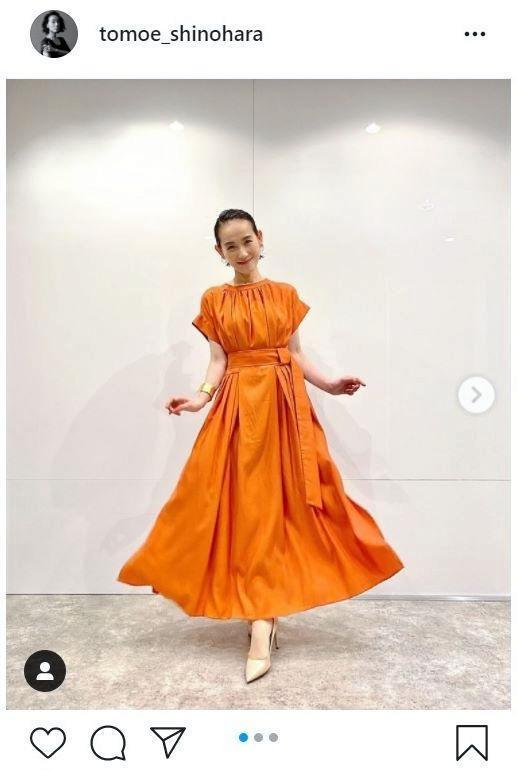 篠原ともえ シノラーブームから２５年 自作ロングドレスでエレガント きれい 芸能 デイリースポーツ Online