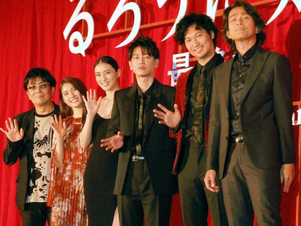 佐藤健 るろうに剣心 異例の２部作連続イベント スーツから着物に変身 芸能 デイリースポーツ Online