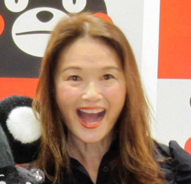 高見恭子 １０年以上愛用のシャネルのスーツ姿を公開 見とれます 色褪せない 芸能 デイリースポーツ Online