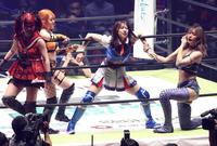 　３人から攻められる荒井優希