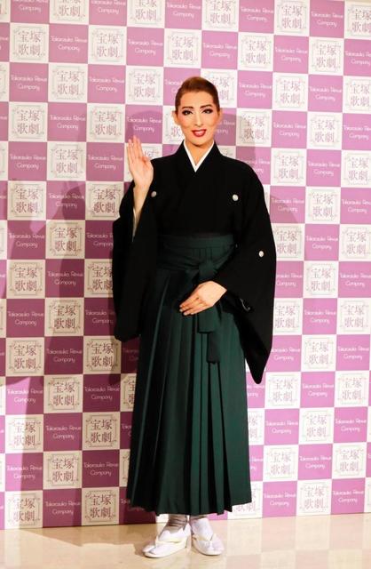 宝塚月組トップ珠城りょう、本拠地に別れ「苦しい経験も私を成長させて