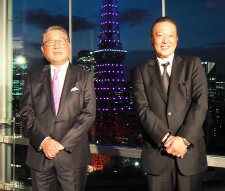点灯式に出席した徳光和夫（左）と加藤和也氏