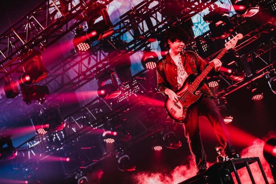 ベース・楢崎誠（Ｐｈｏｔｏ　ｂｙ　ＴＡＫＡＨＩＲＯ　ＴＡＫＩＮＡＭＩ）
