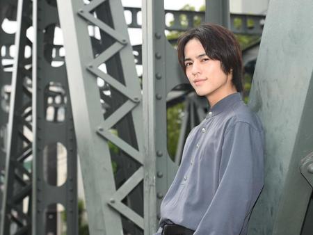 　ドラマ「超速パラヒーロー　ガンディーン」で前代未聞の車イスアクションを披露する奥野壮（撮影・高石航平）  