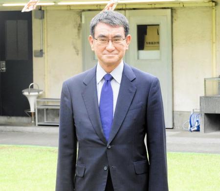 ワクチン職域接種を視察した河野太郎行政改革担当相＝吉本興業東京本社