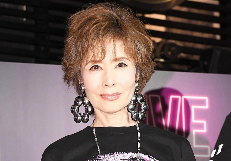 ６９歳迎えた小柳ルミ子 網タイツで大開脚を披露 ファンもうっとり 憧れる 芸能 デイリースポーツ Online