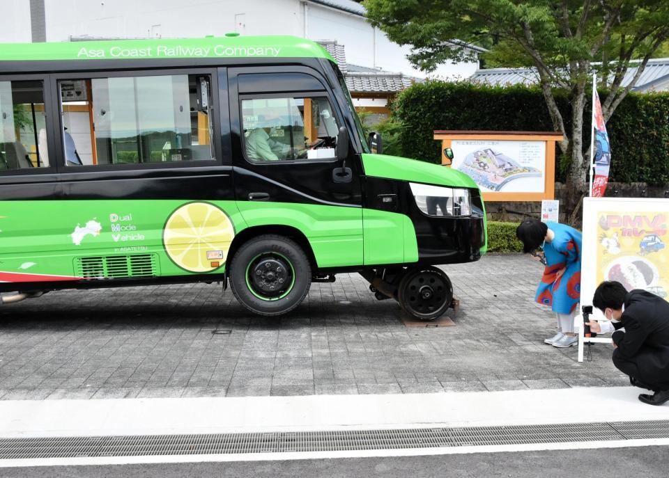 鉄オタ 鈴川絢子 ｄｍｖ試乗し興奮 四国 阿佐海岸鉄道 芸能 デイリースポーツ Online