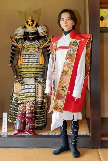青天を衝け で徳川慶喜の弟 昭武役の板垣李光人 ゆかりの地 戸定邸訪問 芸能 デイリースポーツ Online