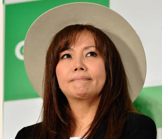 小川菜摘 鷹とペガサス ゴールドのアクセサリーを披露 運気上がる の声 芸能 デイリースポーツ Online