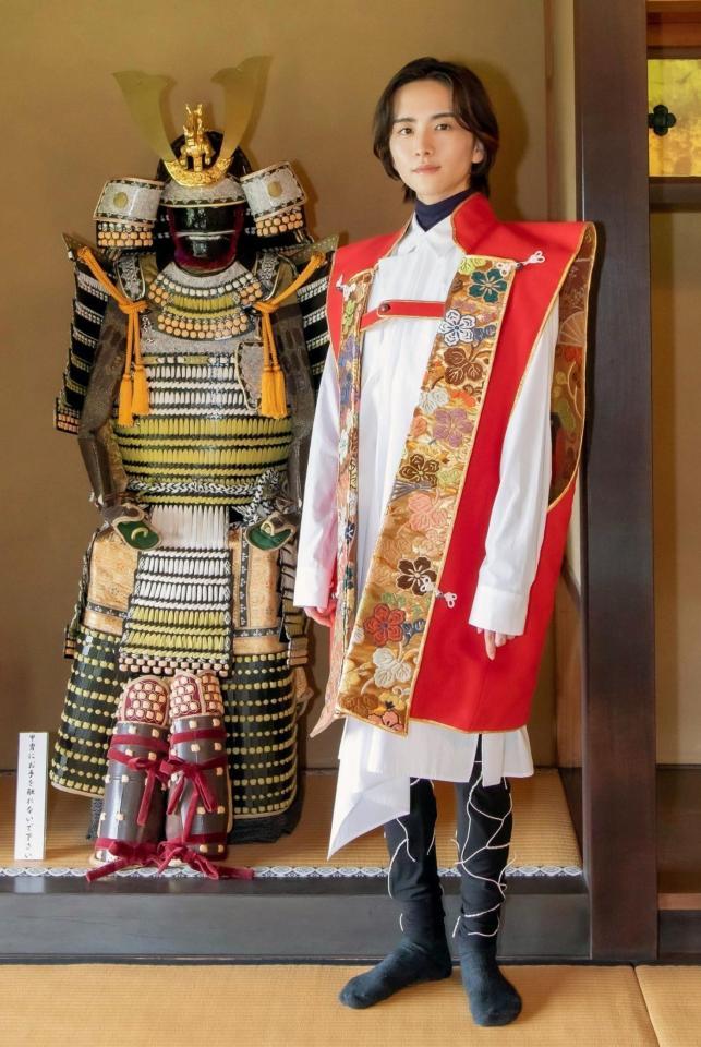 青天を衝け で徳川慶喜の弟 昭武役の板垣李光人 ゆかりの地 戸定邸訪問 芸能 デイリースポーツ Online