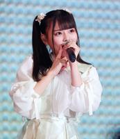 　全国ツアー最終公演でパフォーマンスする＝ＬＯＶＥの齊藤なぎさ＝横浜アリーナ