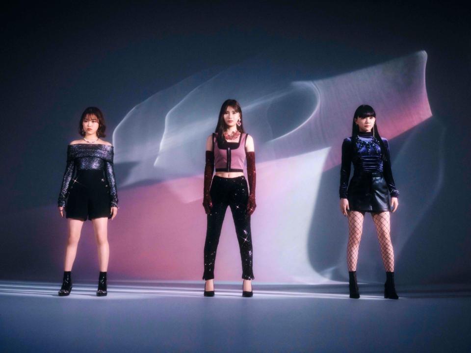 初ライブが決まったｉＳｃｒｅａｍの（左から）ＹＵＮＡ、ＲＵＩ、ＨＩＮＡＴＡ