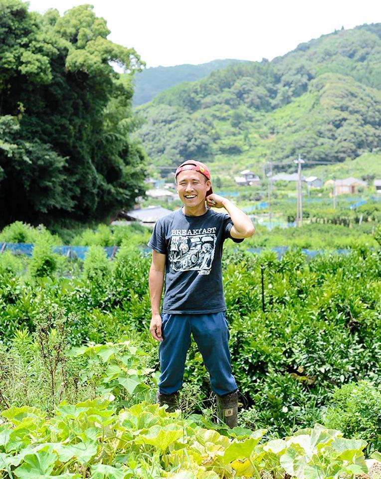 元 銀杏ｂｏｙｚ 中村明珍さん ギターを鍬に スローライフじゃない 島暮らし 芸能 デイリースポーツ Online