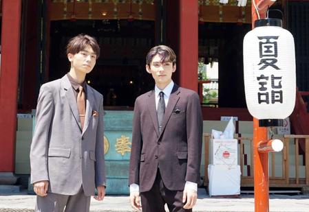 　浅草神社を参拝した市川團子（左）と市川染五郎