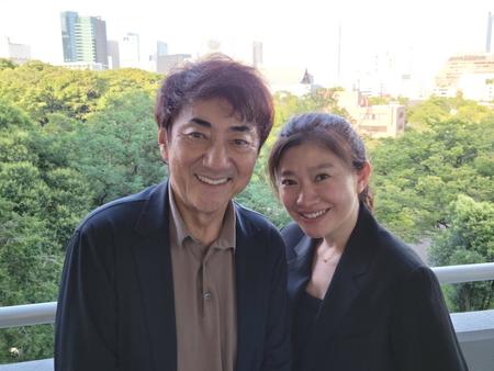 離婚を発表した市村正親と篠原涼子（７月某日都内にて）