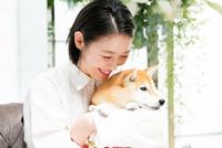 　結婚を発表した宇都宮まき　（Ｃ）ラフ＆ピース　ニュースマガジン