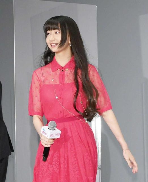 ｃｏｃｏｍｉ 超ロングヘアを１８センチばっさり 頭が軽く 芸能 デイリースポーツ Online