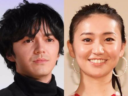 　林遣都（左）と大島優子