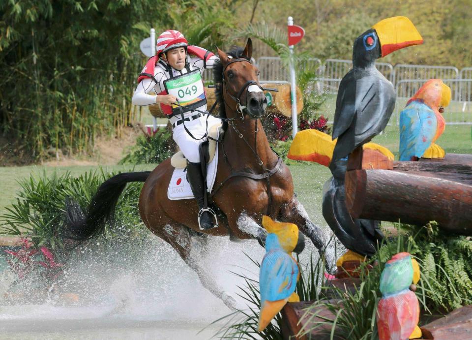 　２０１６年のリオデジャネイロ五輪、総合馬術の野外騎乗（耐久）に出場した大岩義明選手（ロイター＝共同）