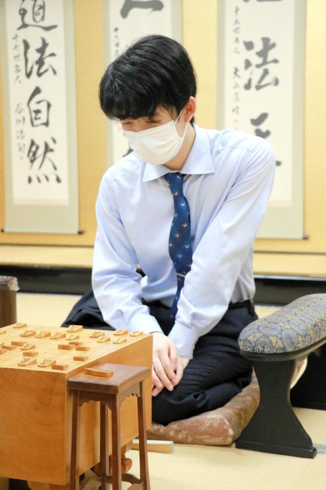 八代弥七段に勝利した藤井聡太二冠＝提供：日本将棋連盟