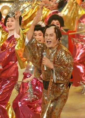 ２００４年の紅白歌合戦でマツケンサンバⅡを熱唱した松平健