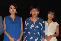 映画「ある家族」の公開記念トークイベントに登壇した（左から）ちかまろ、小堀裕之、高梨瑞樹＝都内