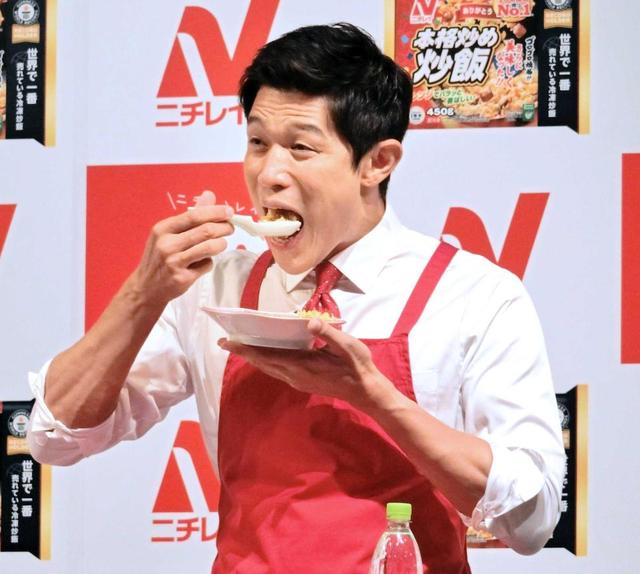 鈴木亮平 エプロン姿で人さまの前に と照れる 芸能 デイリースポーツ Online