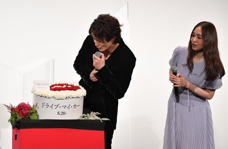 岡田将生 サプライズ誕生日ケーキに感激 よく見るヤツ 芸能 デイリースポーツ Online