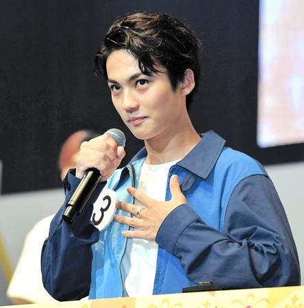 「ＪＵＮＯＮ×アミューズアイドルオーディション」グランプリを受賞し、喜びを語る磯野泉さん＝東京・渋谷ストリームホール（撮影・伊藤笙子）