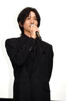 舞台あいさつを行った松坂桃李＝都内（撮影・佐藤厚）