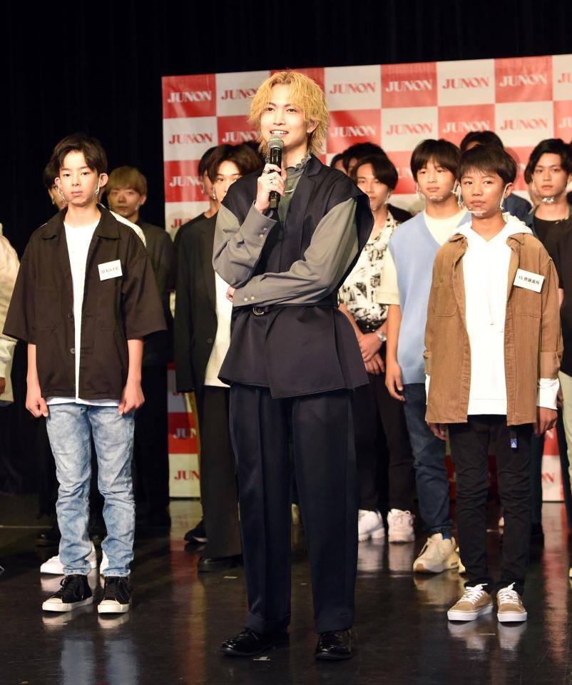 　グランプリに選ばれた当時の思い出を語る綱啓永（中央）＝撮影・佐藤厚