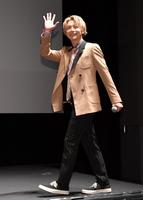 　映画「おかあさんといっしょ　ヘンテコ世界からの脱出！」公開直前プレミア上映会舞台あいさつに登場した小池徹平＝東京・ユナイテッド・シネマ豊洲（撮影・伊藤笙子）