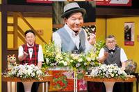 　笑福亭仁鶴さん追悼企画を行う「大阪ほんわかテレビ」に出演した桂南光（右）と森たけしアナウンサー