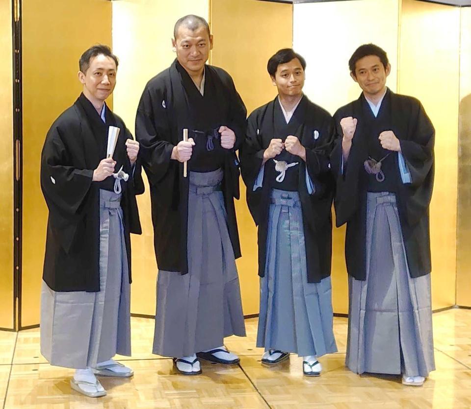 　真打昇進披露会見に出席した（左から）古今亭志ん雀、柳家さん花、柳家緑也、柳家花いち＝東京・浅草ビューホテル