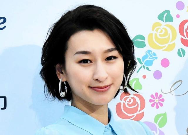 浅田舞 真央さん撮影タンクトップショット ウエスト細い ほそっ 妹だから撮れた 芸能 デイリースポーツ Online