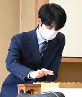 　永瀬拓矢王座に勝利した藤井聡太二冠（代表撮影）