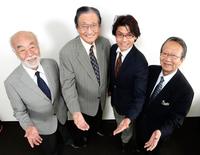 「ボニージャックス」のメンバー。右端が西脇久夫さん＝２０１７年６月