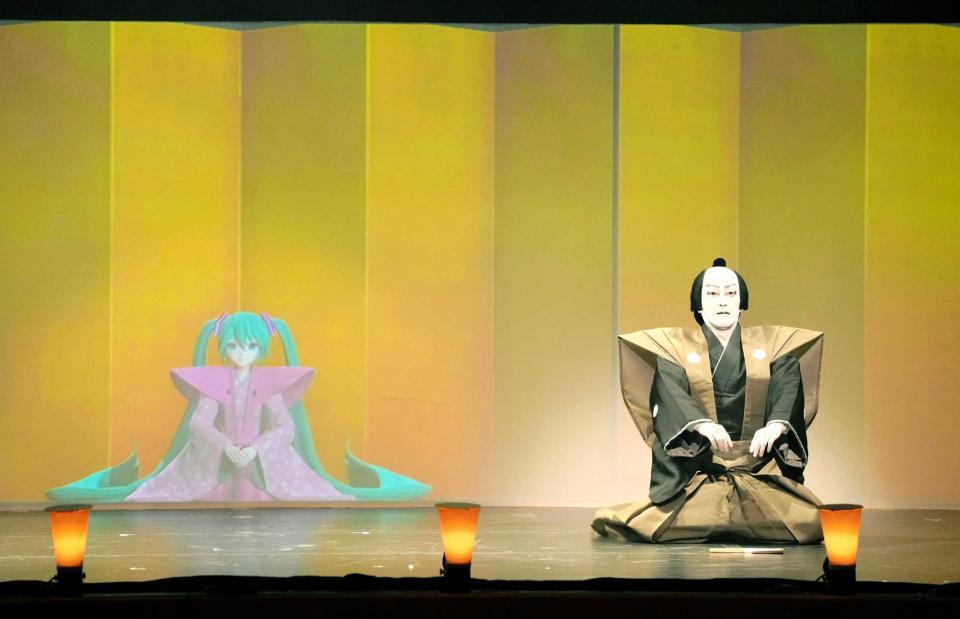 　「御伽草紙戀姿絵」に出演した初音ミク（左）と中村獅童　（Ｃ）ＮＴＴ・松竹Ｐ／（Ｃ）超歌舞伎