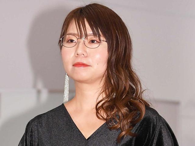 相席スタート 山崎ケイ 結婚１年記念日にフォトウェディングが決定 ドレス選びは難航 芸能 デイリースポーツ Online