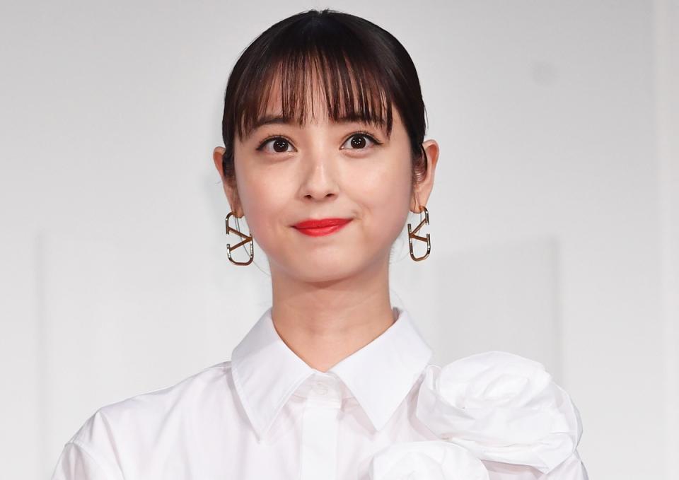 佐々木希 サザエさんに？キツいパーマの昭和ヘアで「雰囲気レトロ」「それでも美人」/芸能/デイリースポーツ online