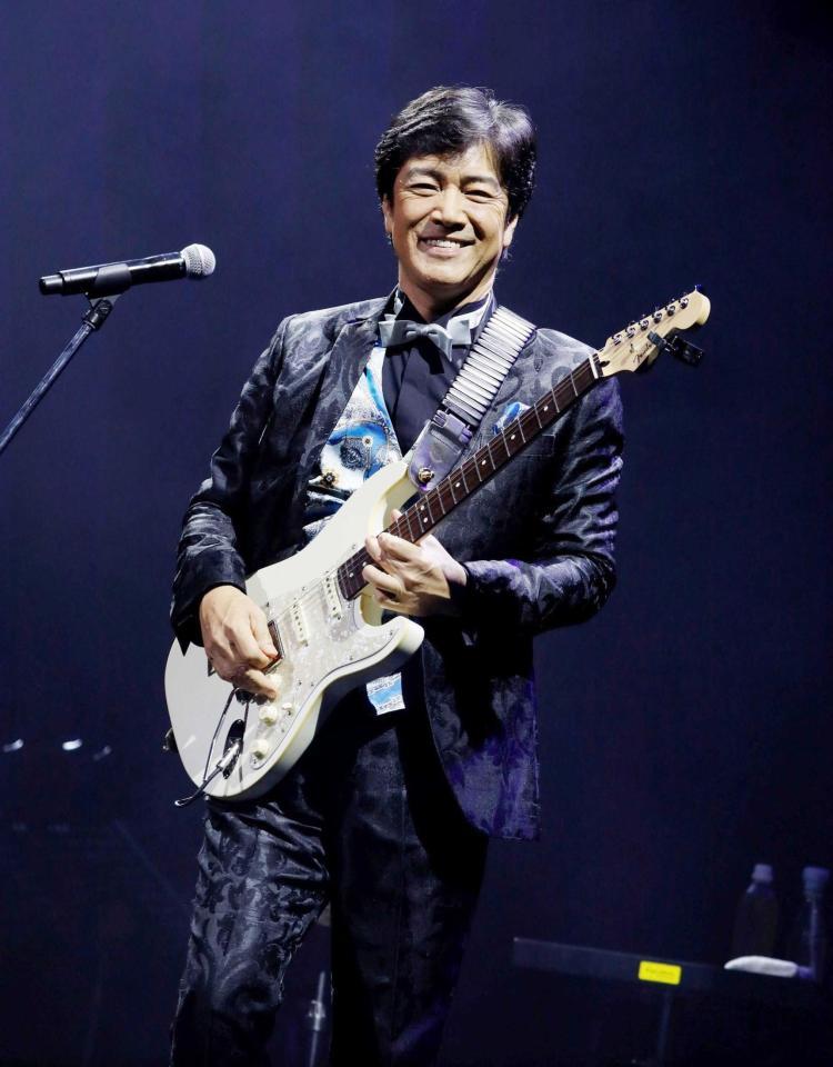 　５０周年コンサート特別公演で歌う野口五郎東京・Ｂｕｎｋａｍｕｒａオーチャードホール