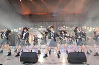 新曲「根も葉もＲｕｍｏｒ」を披露するＡＫＢ48＝東京・日比谷野外音楽堂（Ｃ）ＡＫＢ48