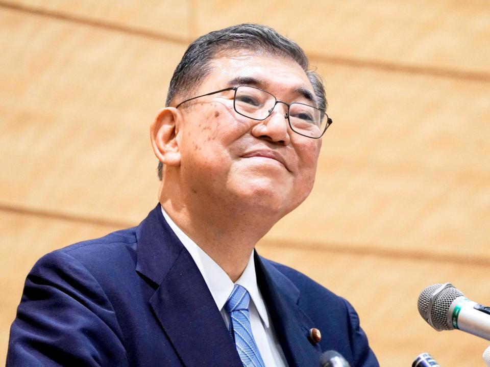 　記者会見する自民党の石破元幹事長＝国会