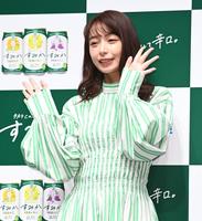 　新商品発表会に登場した宇垣美里＝東京・ＷＩＴＨ　ＨＡＲＡＪＵＫＵ　ＨＡＬＬ（撮影・高石航平）