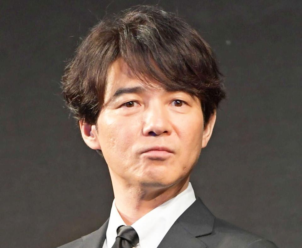 グレーヘアの吉岡秀隆 好き な人が共演者で18年ぶりバラエティー出演 芸能 デイリースポーツ Online グレーヘアの吉岡秀隆 好き な人が共演者で18年ぶりバラエティー出演 芸能 デイリースポーツ Online