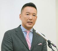 厳しい表情で今後の政策について語る、れいわ新選組の山本太郎代表＝東京・永田町の参議院議員会館（撮影・堀内翔）