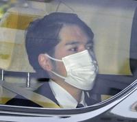 　赤坂御用地に入る小室さん